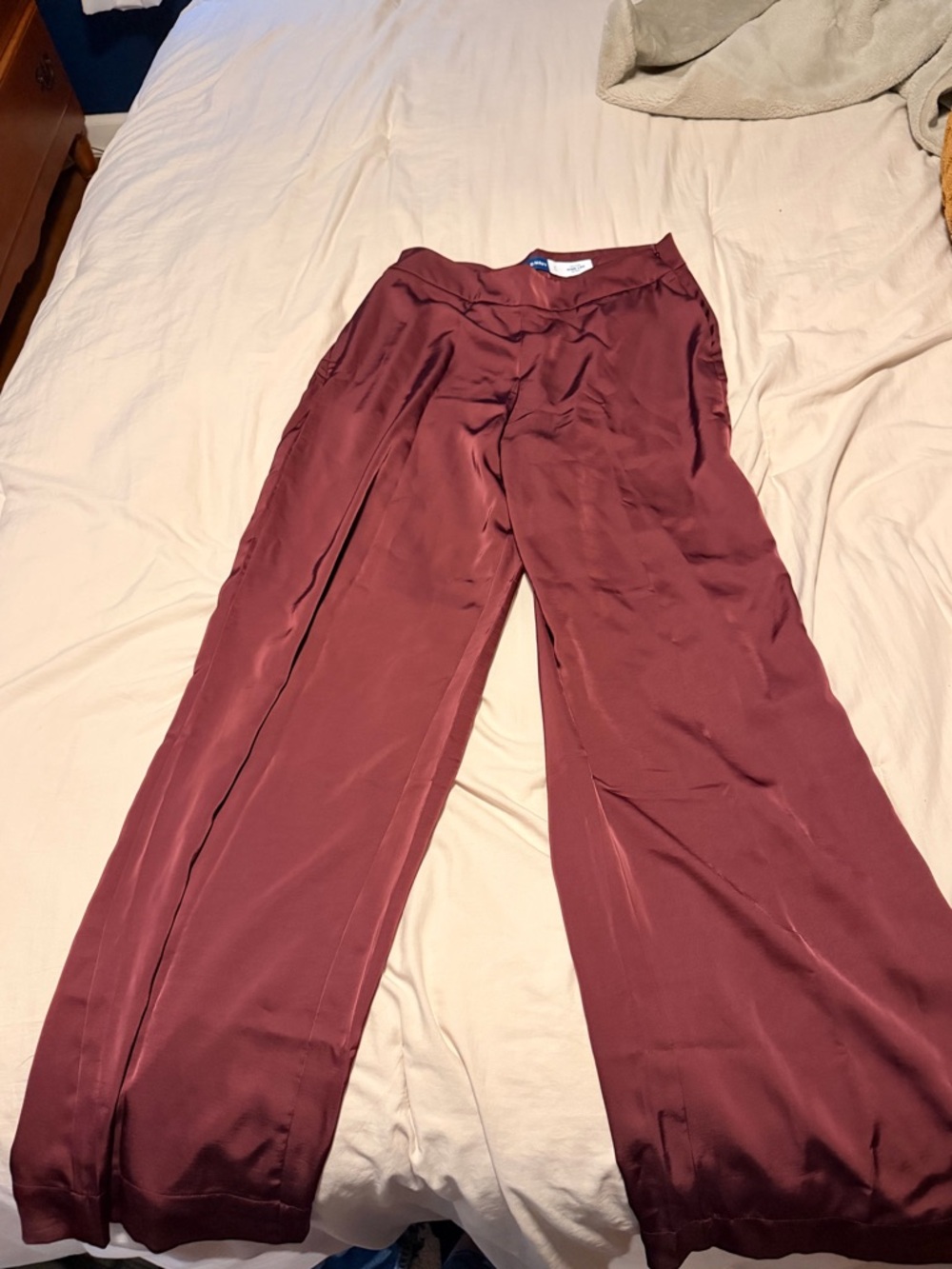 Old Navy Satin Wide-Leg Pants in Burgundy